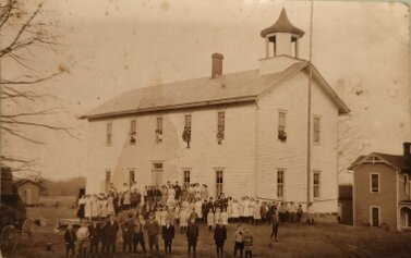 New Richmond School, long gone.<br /><br />Thanks Laurie!